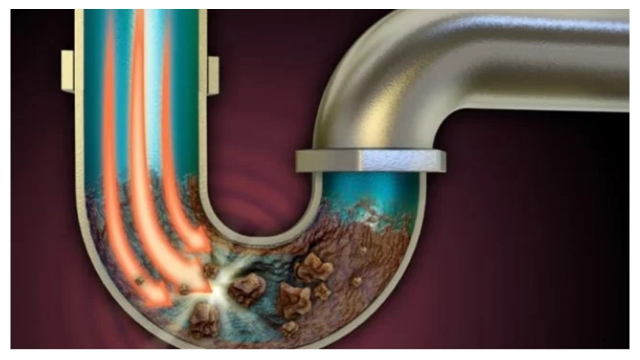 Por que os canos do condomínio entopem?