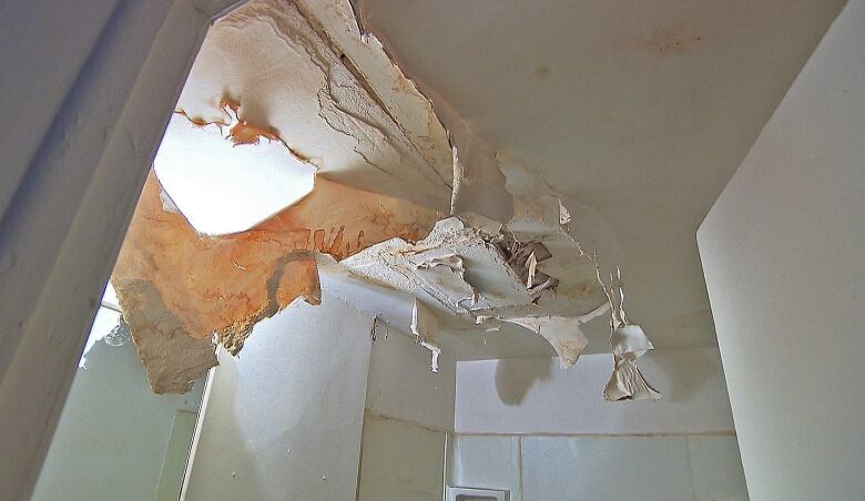 Infiltração – reponsabilidade do condomínio ou morador