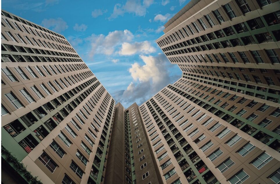 Atribuições do síndico e da administradora