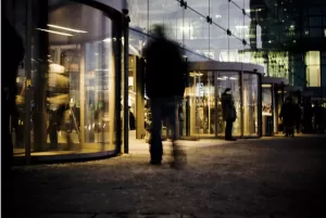 Saiba como manter a segurança ao entrar e sair de condomínios